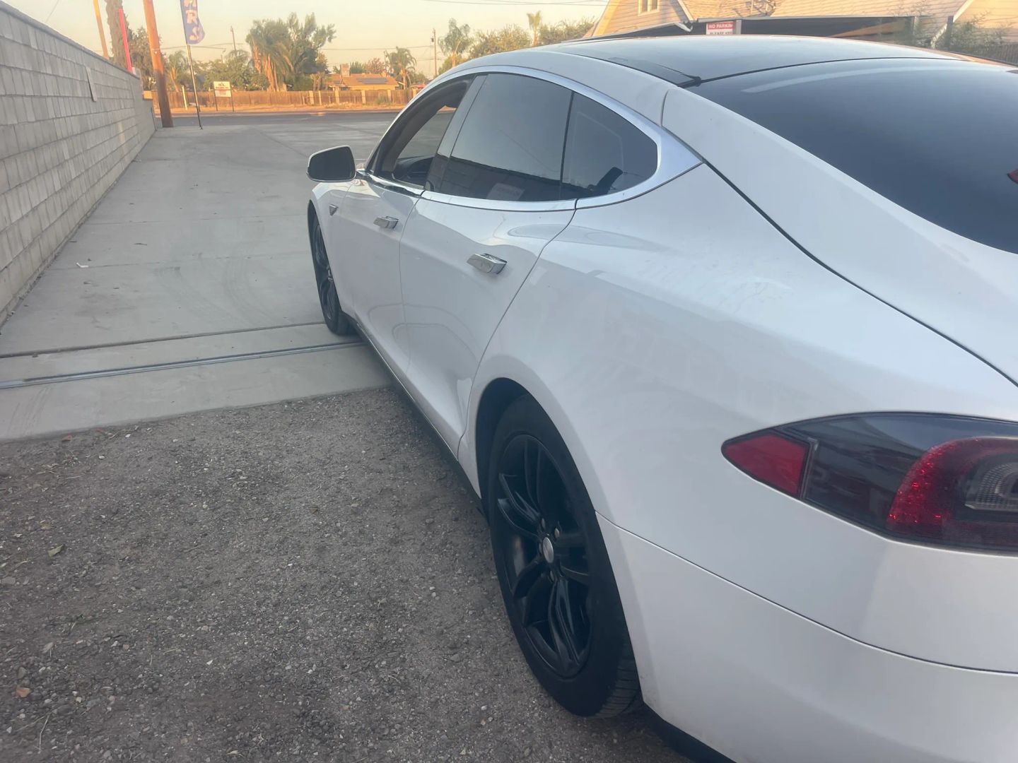 tesla model s 2012 5YJSA1CN3CFP01317 image tesla model s 2012 5YJSA1CN3CFP01317 image